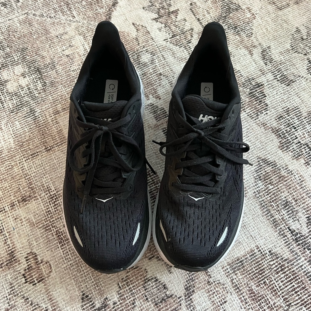 Hoka Clifton 8